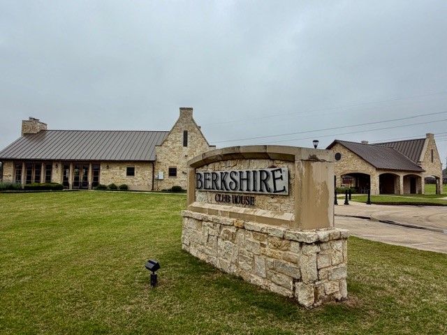 9801 Wexley Way, Fort Worth, TX 76131