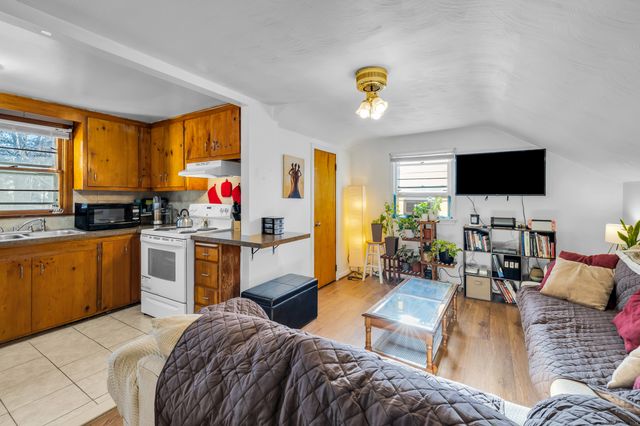 40 Leaf Avenue, Waterbury, CT 06705