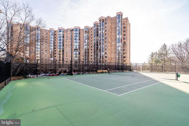 5902 Mount Eagle Dr Apt 403, Alexandria, VA 22303