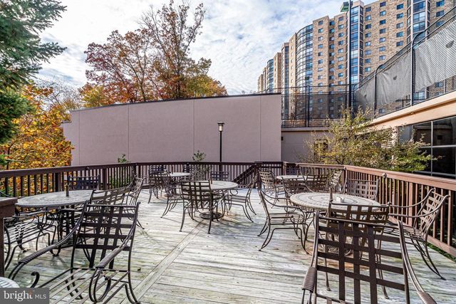 5902 Mount Eagle Dr Apt 403, Alexandria, VA 22303