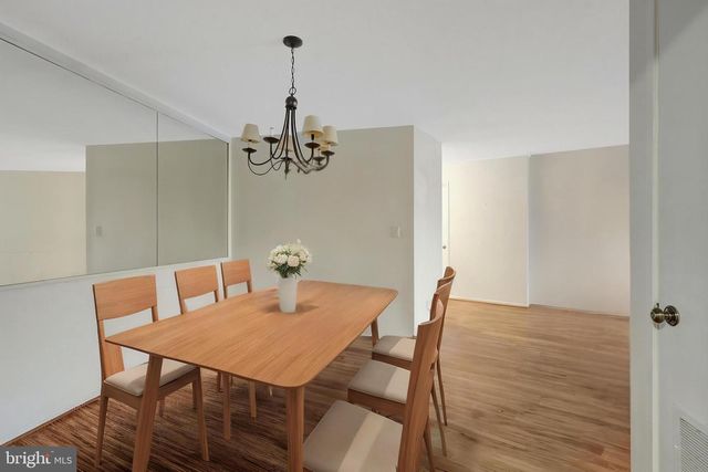 5902 Mount Eagle Dr Apt 403, Alexandria, VA 22303