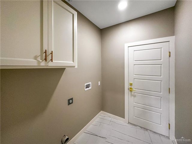 909 Azalea Street, Mission, TX 78573