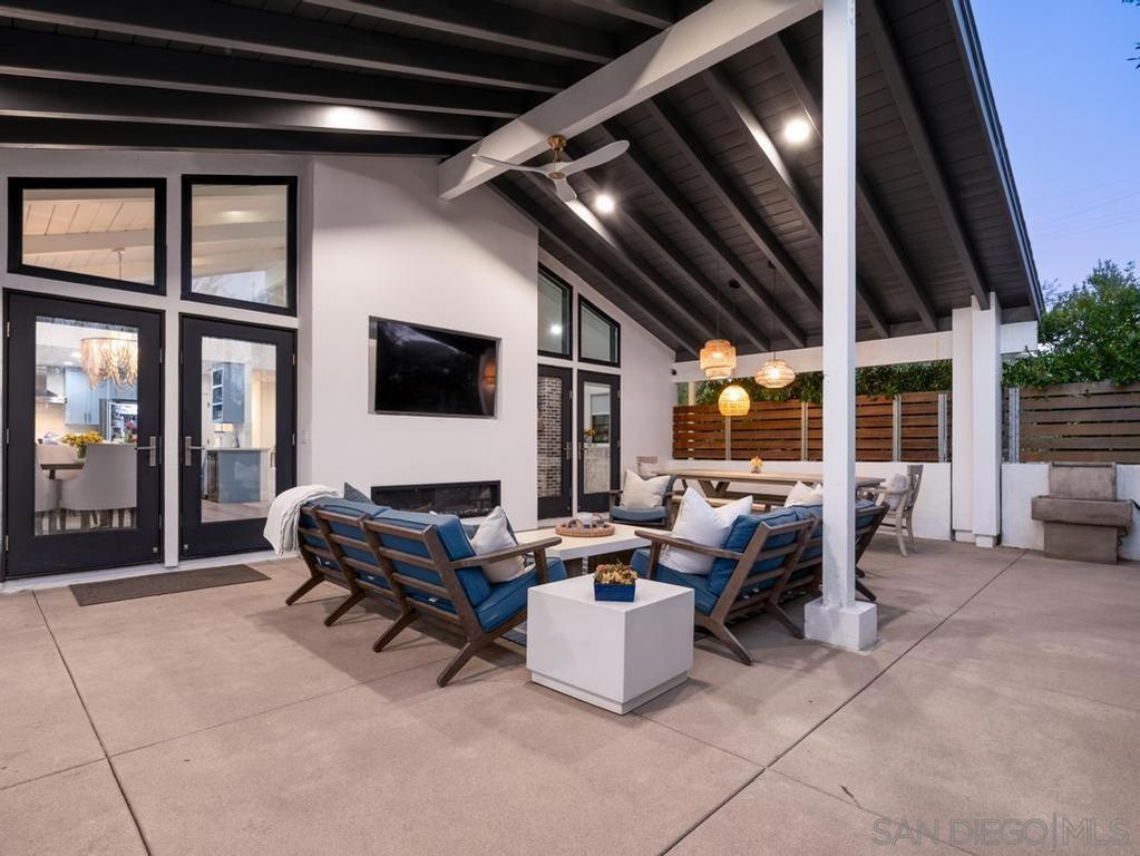 Image 1 of property listing at 8804 Robinhood Lane, La Jolla, CA 92037