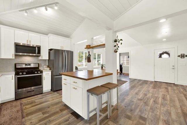 1552 American River Trl, Cool, CA 95614