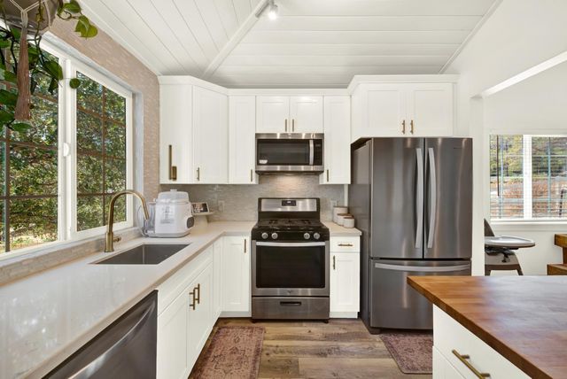 1552 American River Trl, Cool, CA 95614