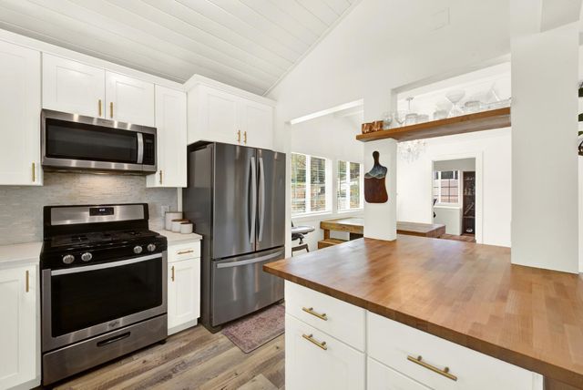 1552 American River Trl, Cool, CA 95614