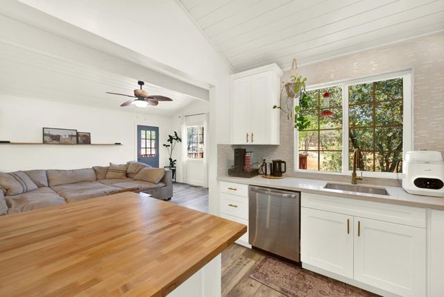 1552 American River Trl, Cool, CA 95614