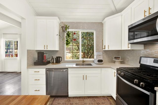 1552 American River Trl, Cool, CA 95614
