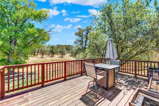 1552 American River Trl, Cool, CA 95614