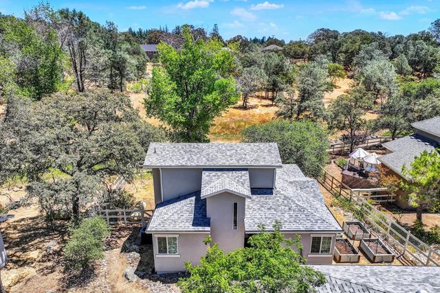1552 American River Trl, Cool, CA 95614