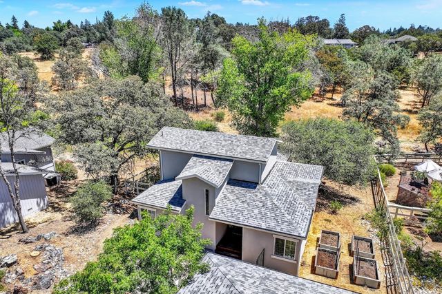 1552 American River Trl, Cool, CA 95614