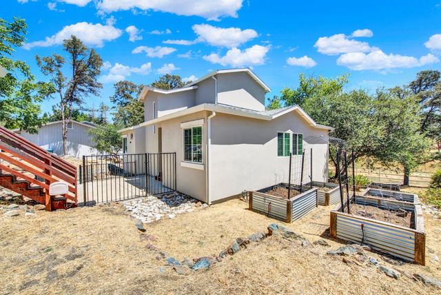 1552 American River Trl, Cool, CA 95614