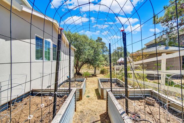 1552 American River Trl, Cool, CA 95614