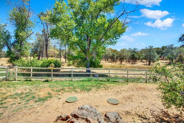 1552 American River Trl, Cool, CA 95614
