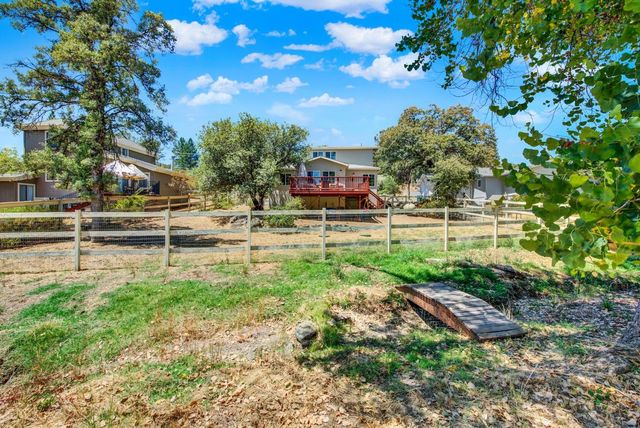 1552 American River Trl, Cool, CA 95614
