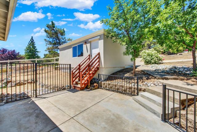 1552 American River Trl, Cool, CA 95614
