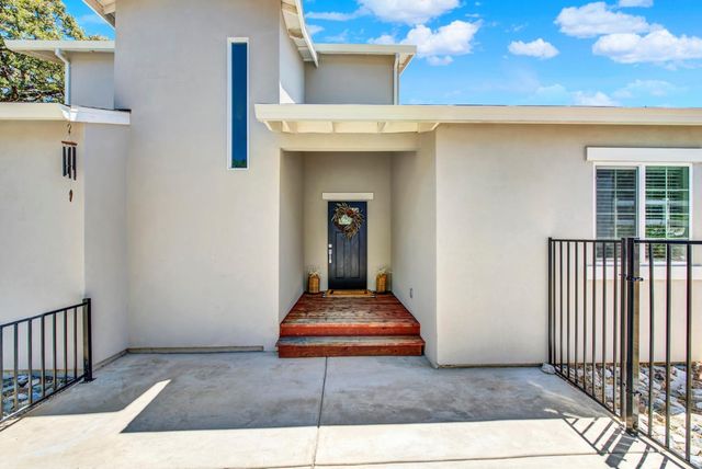 1552 American River Trl, Cool, CA 95614
