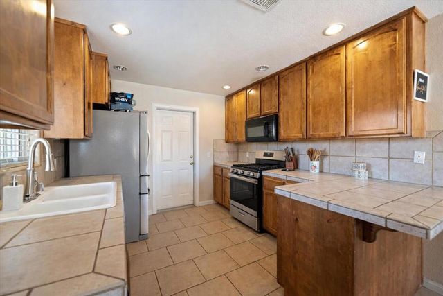 7562 Inca Trail, Yucca Valley, CA 92284