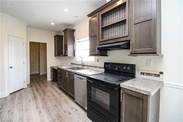 4660 43rd AVE NE, Naples, FL 34120