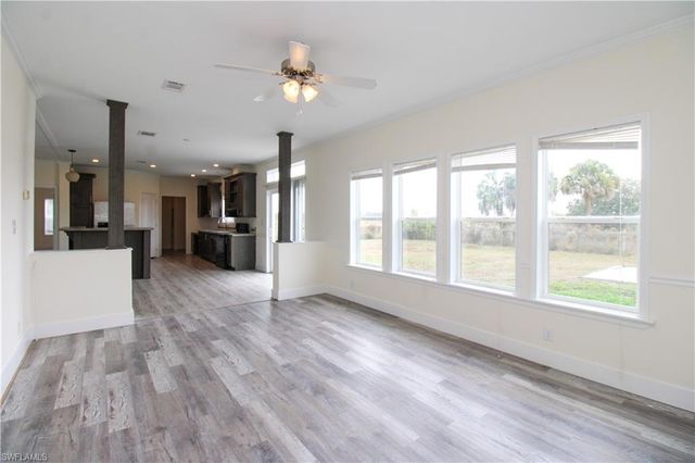 4660 43rd AVE NE, Naples, FL 34120