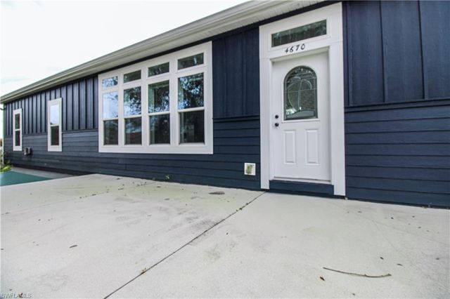 4660 43rd AVE NE, Naples, FL 34120