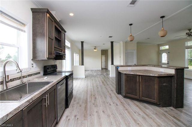 4660 43rd AVE NE, Naples, FL 34120