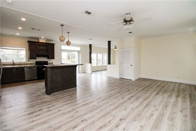 4660 43rd AVE NE, Naples, FL 34120