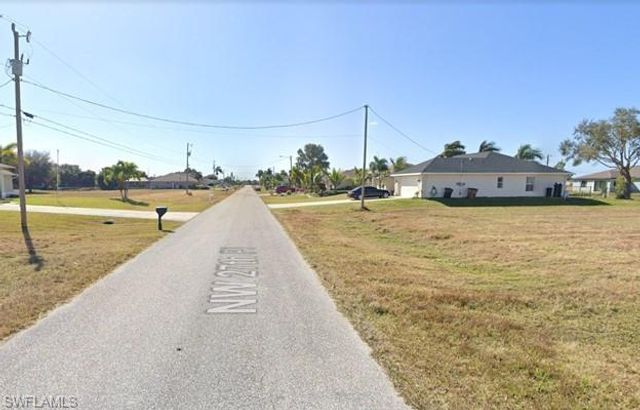 213 NW 27th PL, Cape Coral, FL 33993