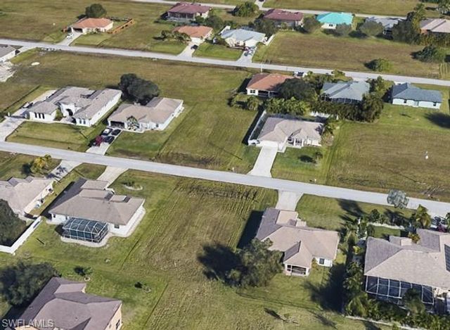 213 NW 27th PL, Cape Coral, FL 33993