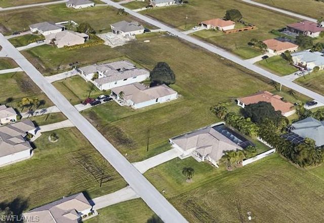 213 NW 27th PL, Cape Coral, FL 33993