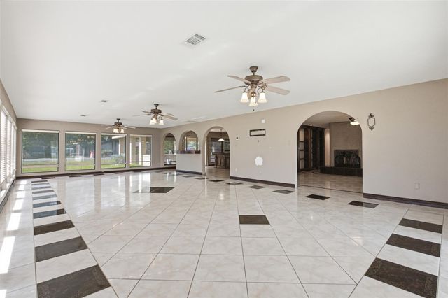 5902 Mccullough Street, Baytown, TX 77521