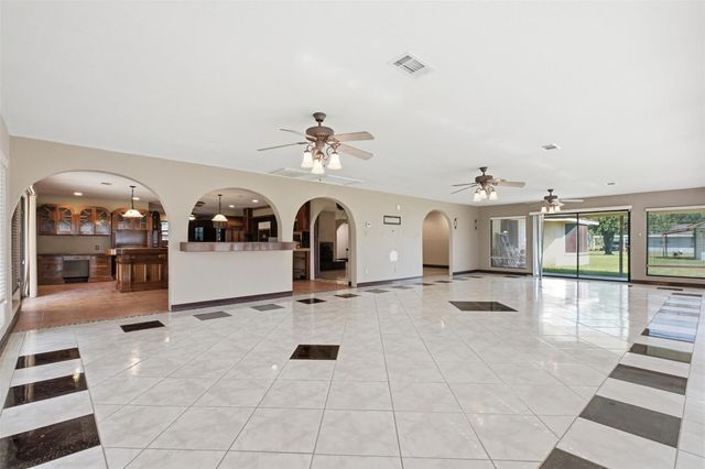5902 Mccullough Street, Baytown, TX 77521