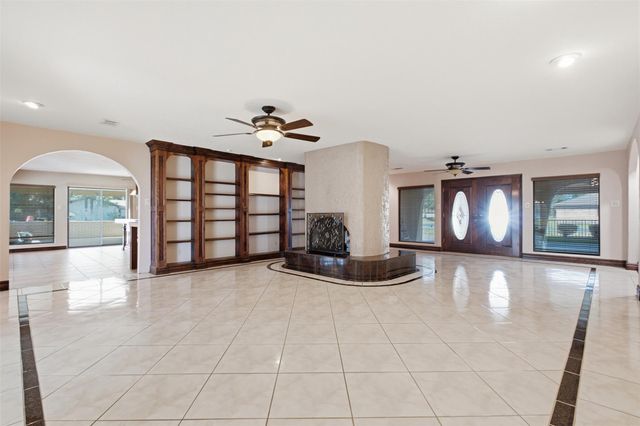 5902 Mccullough Street, Baytown, TX 77521