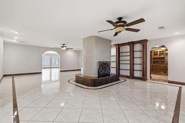 5902 Mccullough Street, Baytown, TX 77521