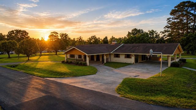 5902 Mccullough Street, Baytown, TX 77521