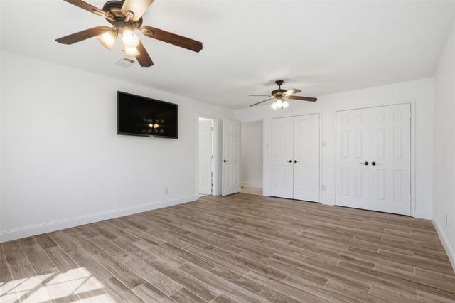 5902 Mccullough Street, Baytown, TX 77521