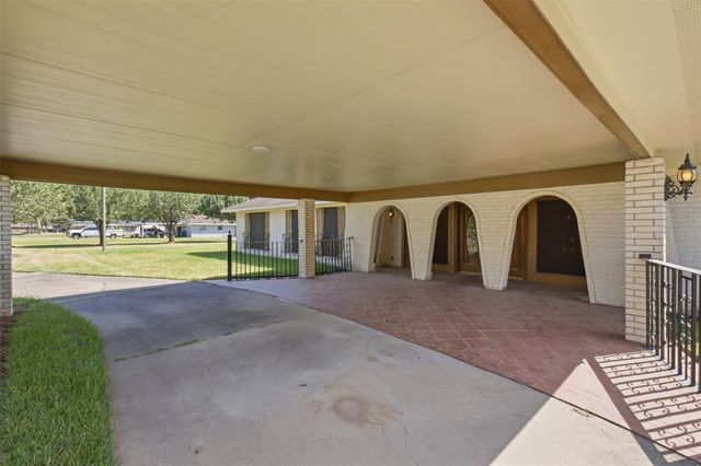 5902 Mccullough Street, Baytown, TX 77521