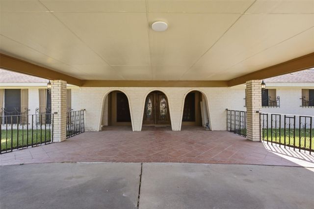 5902 Mccullough Street, Baytown, TX 77521