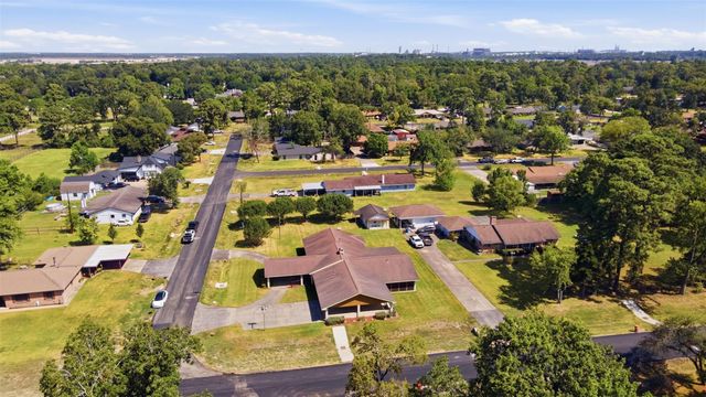 5902 Mccullough Street, Baytown, TX 77521