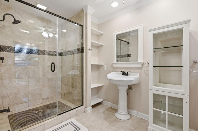 5902 Mccullough Street, Baytown, TX 77521
