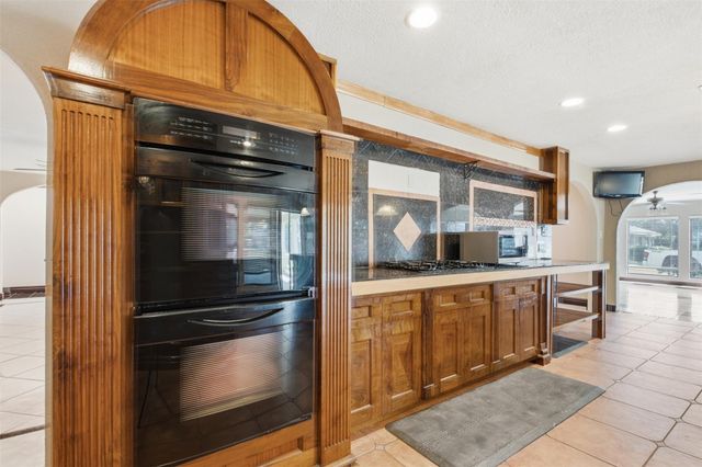 5902 Mccullough Street, Baytown, TX 77521