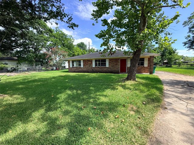 225 Burkett Street, Richwood, TX 77531