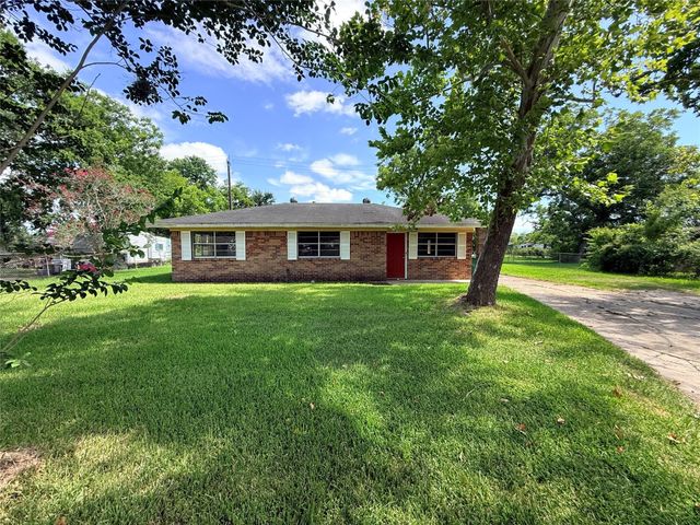 225 Burkett Street, Richwood, TX 77531