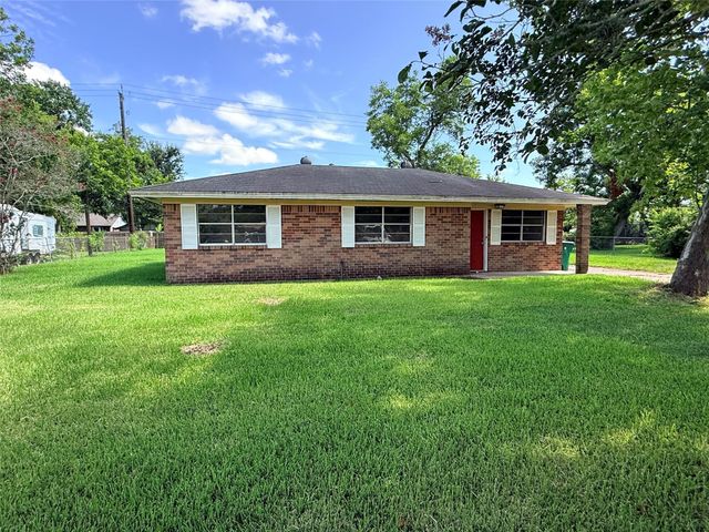 225 Burkett Street, Richwood, TX 77531
