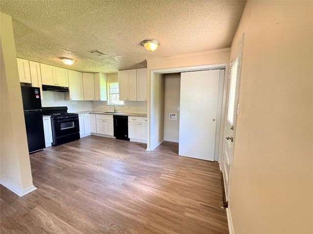 225 Burkett Street, Richwood, TX 77531