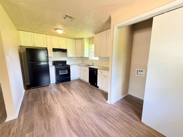 225 Burkett Street, Richwood, TX 77531