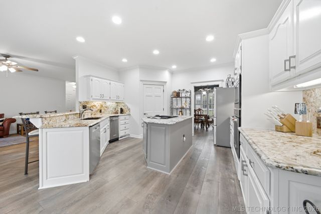 3705 W Urbana Street, Broken Arrow, OK 74012