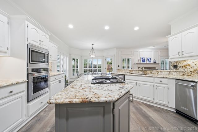 3705 W Urbana Street, Broken Arrow, OK 74012