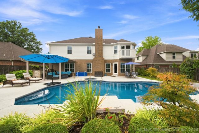 3705 W Urbana Street, Broken Arrow, OK 74012