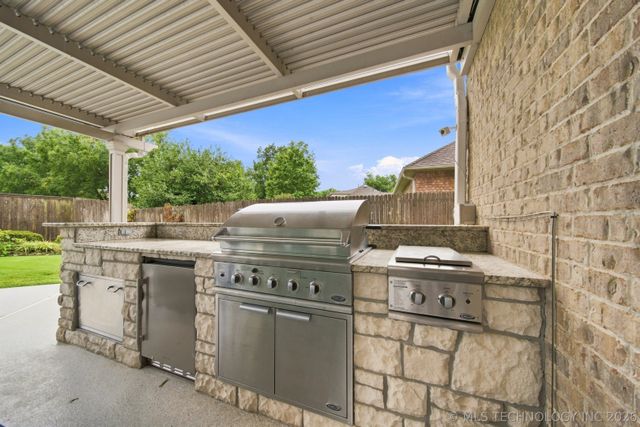 3705 W Urbana Street, Broken Arrow, OK 74012